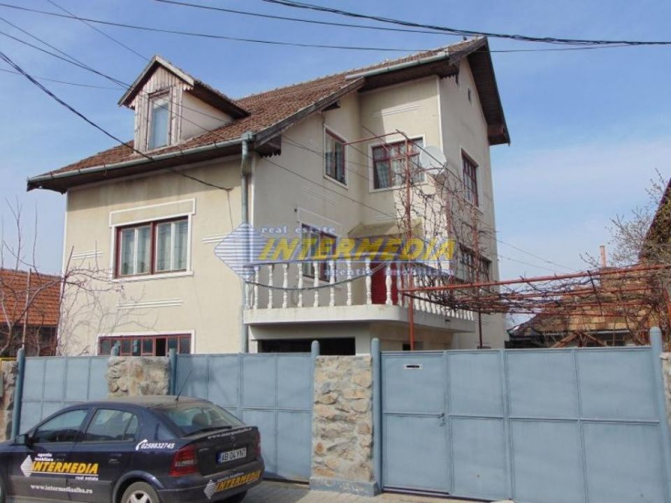 CASA 6 CAMERE I DE VANZARE I CENTRU I PRETABILA CABINETE, GRADINITA , BIROURI I – fotografia 1 din 7