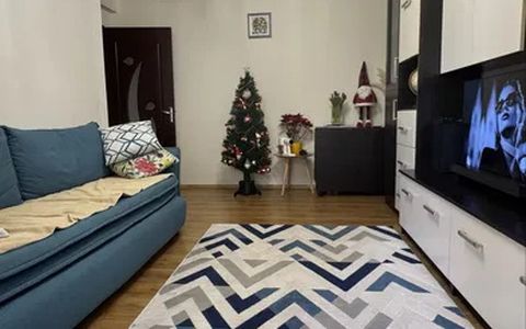 Apartament 2 camere decomandat, etaj 1, zona Primariei Floresti