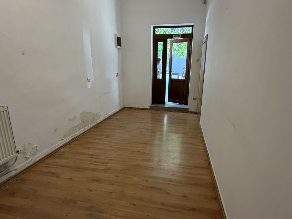 Camera Birou de Inchiriat cu acces si Parcari CENTRU UltraCentral Alba Iulia – fotografia 6 din 7