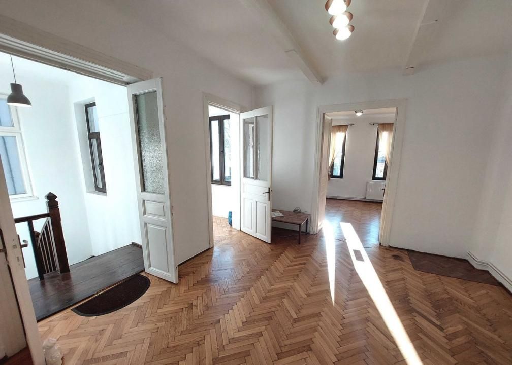 Spatiu Birou de inchiriat | 3 camere | Tineretului - Carol | Curte – fotografia 2 din 7