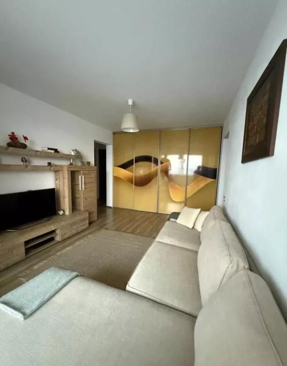 | 3 Camere | Et.10/10 | Balcon Panoramic | Metrou Titan | Recent Renovat – fotografia 2 din 12