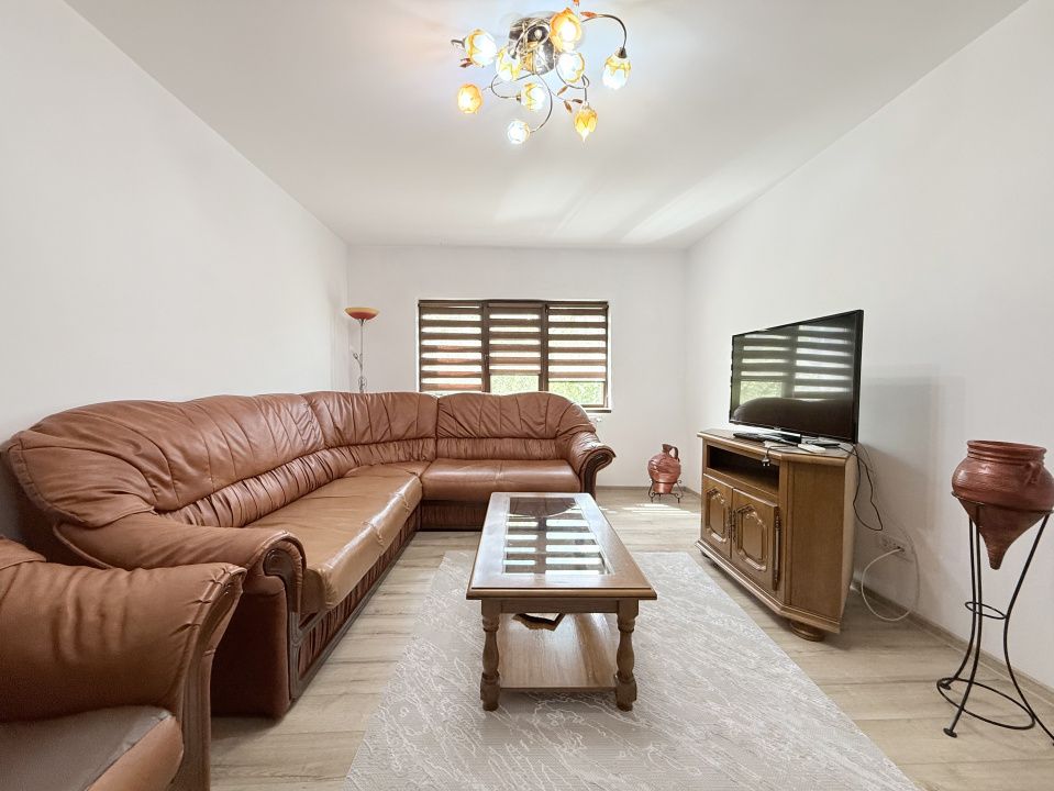 Apartament cu 3 camere de inchiriat in zona Faleza Nord – fotografia 4 din 12