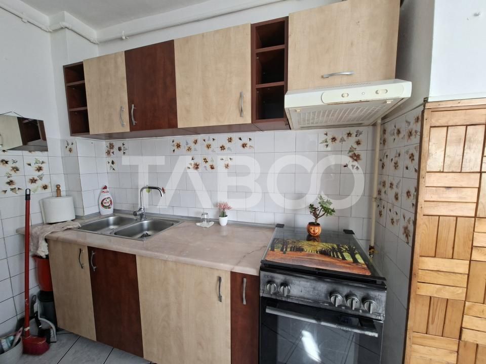 Apartament de inchiriat 2 camere zona Strand etaj 3 bucatarie separata – fotografia 8 din 18
