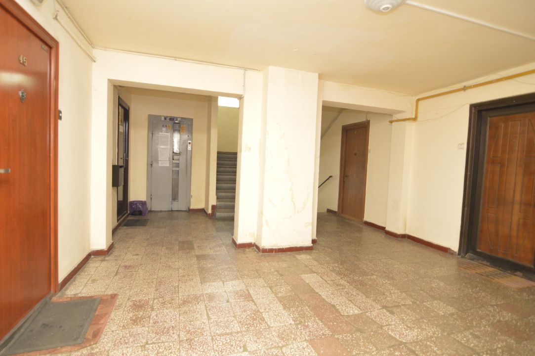 VANZARE UN APARTAMENT DE 3 CAMERE DRISTOR – METROU DRISTOR – fotografia 29 din 31