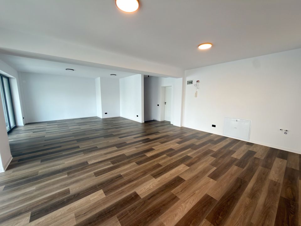 Spatiu comercial, 126 mp, Central, zona Piata Centrala – fotografia 2 din 5