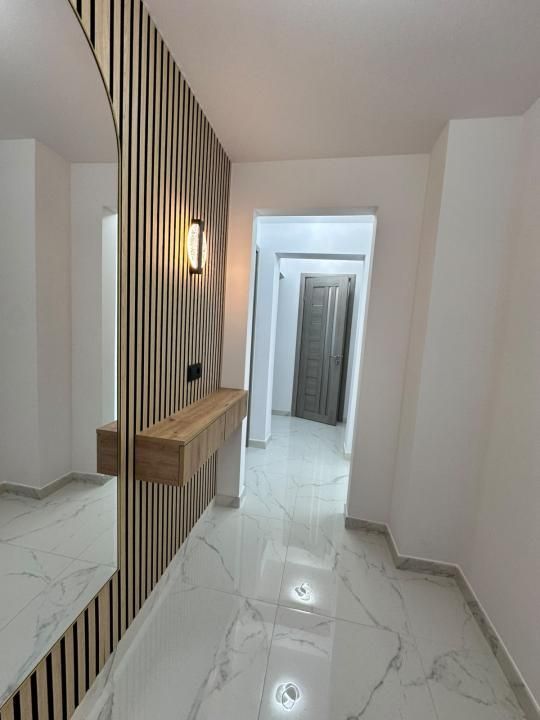 Apartament de vânzare – 3 camere , Micro 8 ,et 1 – fotografia 5 din 13