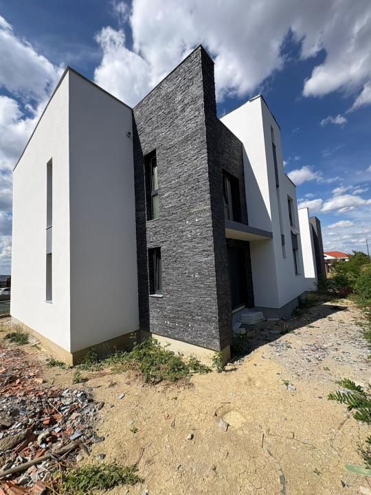 Casă individuală | arhitectură modernă | terasă panoramică | Europa – fotografia 3 din 10
