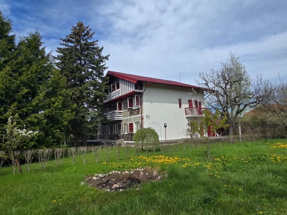Vila 500 mp, teren 1.632 mp, ideala pentru locuinta sau pensiune – fotografia 3 din 31