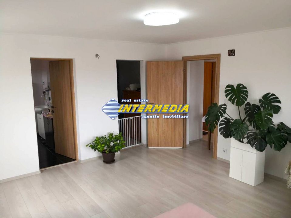 Casa Ciugud 4 camere COMISION ZERO cumparare cu garaj teren 453 mp. finisata – fotografia 10 din 13