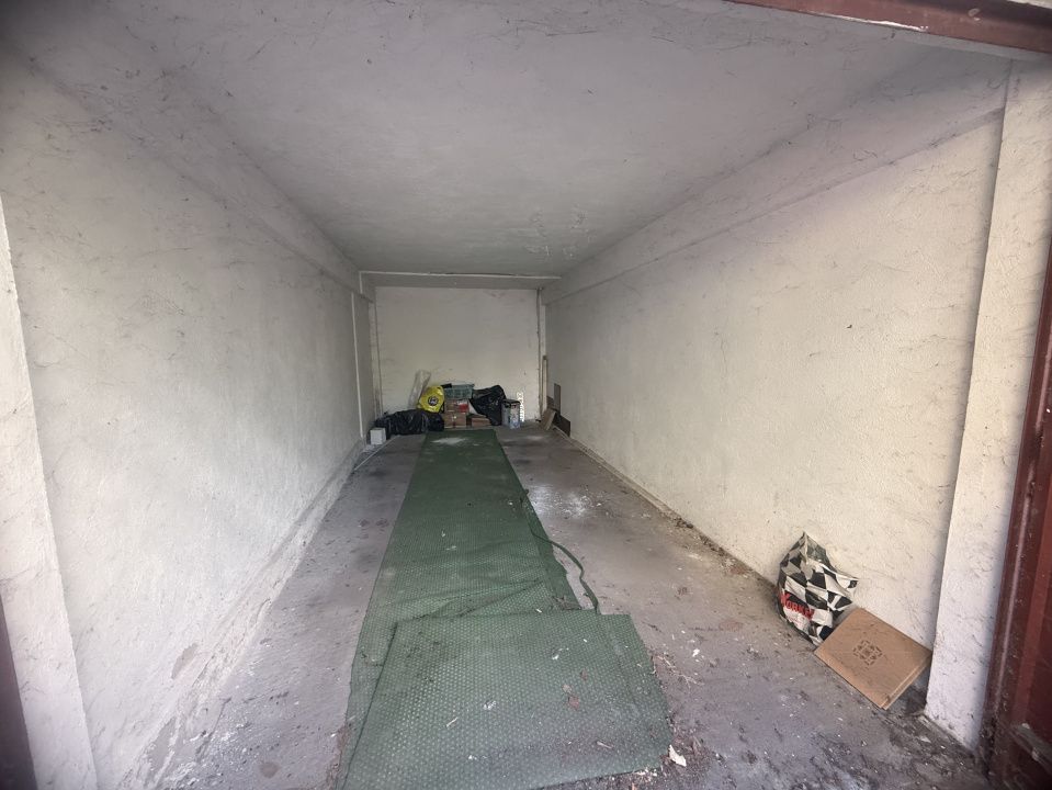 Garaj, 20 mp, Calea București, zona Piața Centrală – fotografia 1 din 2