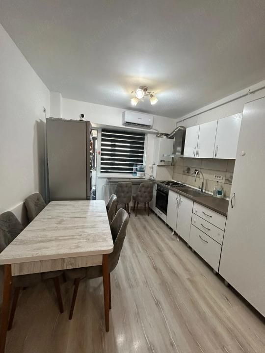 Roșu | 3 Camere | Bloc Nou | Parcare – fotografia 3 din 10
