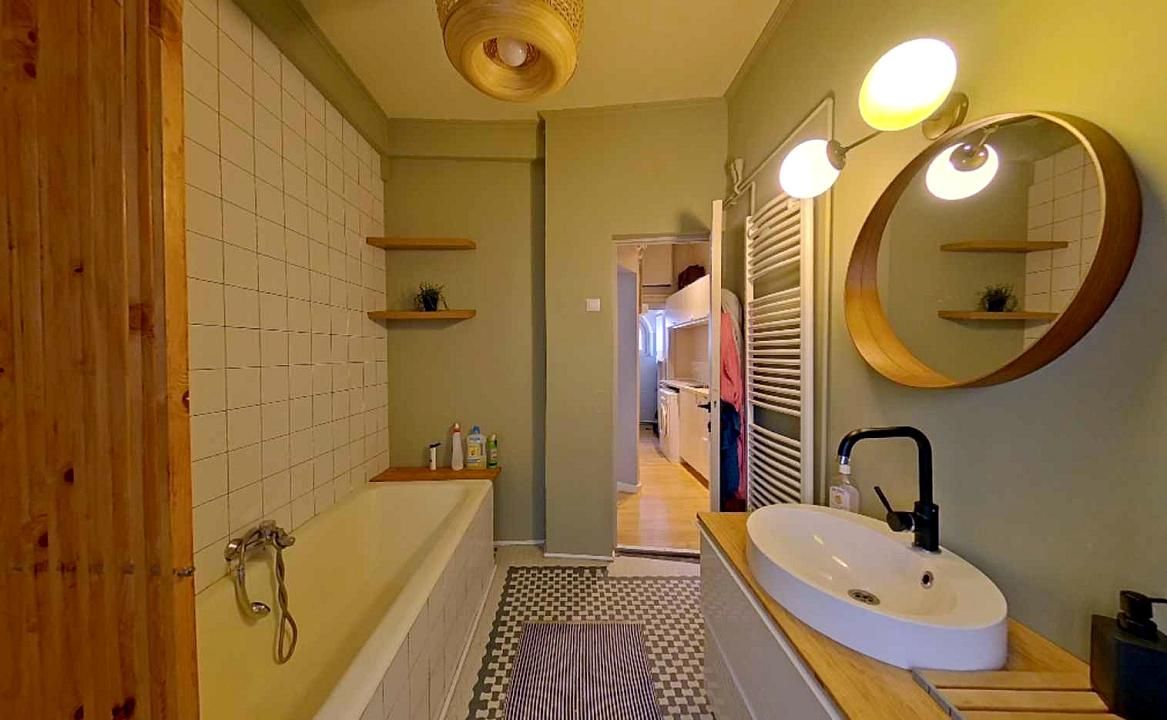 Central Location | Architect-Designed Studio | Turnkey Airbnb Investment – fotografia 17 din 18