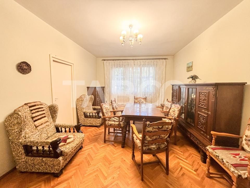 Apartament cu 3 camere decomandate cu balcon in Grigorescu – fotografia 1 din 6