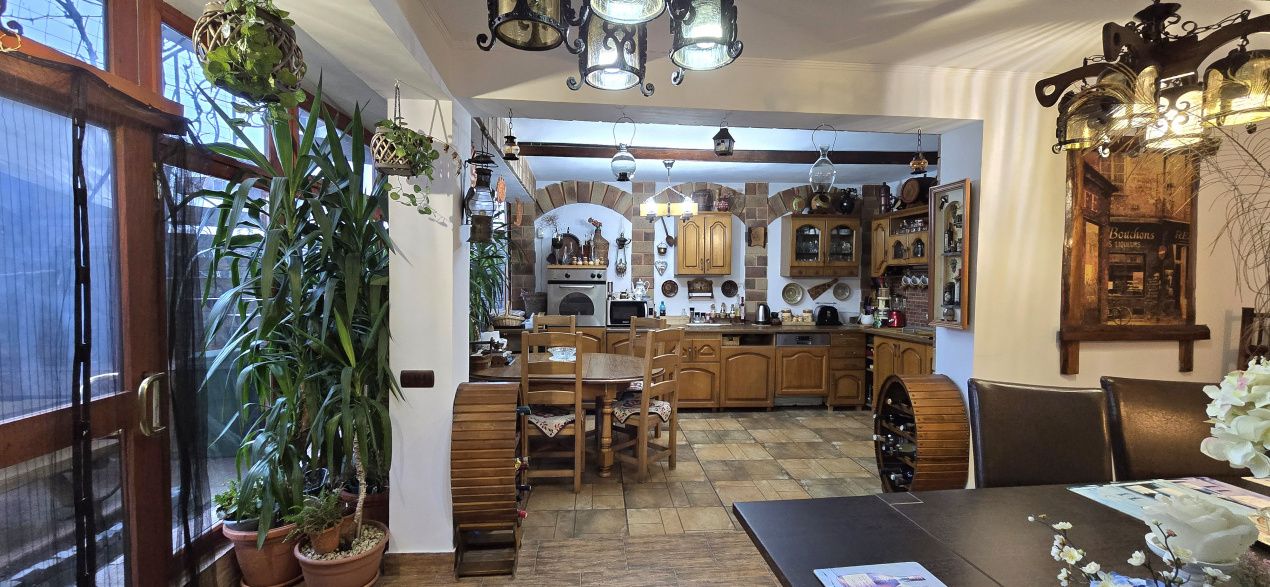 Pensiune 17 camere în Eforie Nord – afacere de familie, gata de exploatare – fotografia 18 din 36
