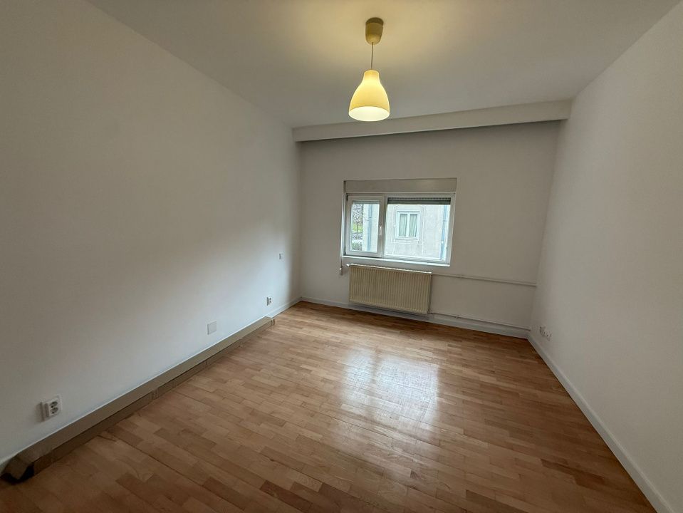 Casa de Vanzare | 5 Camere | Podul Grant | Spatiu Birouri | Parcare – fotografia 1 din 15
