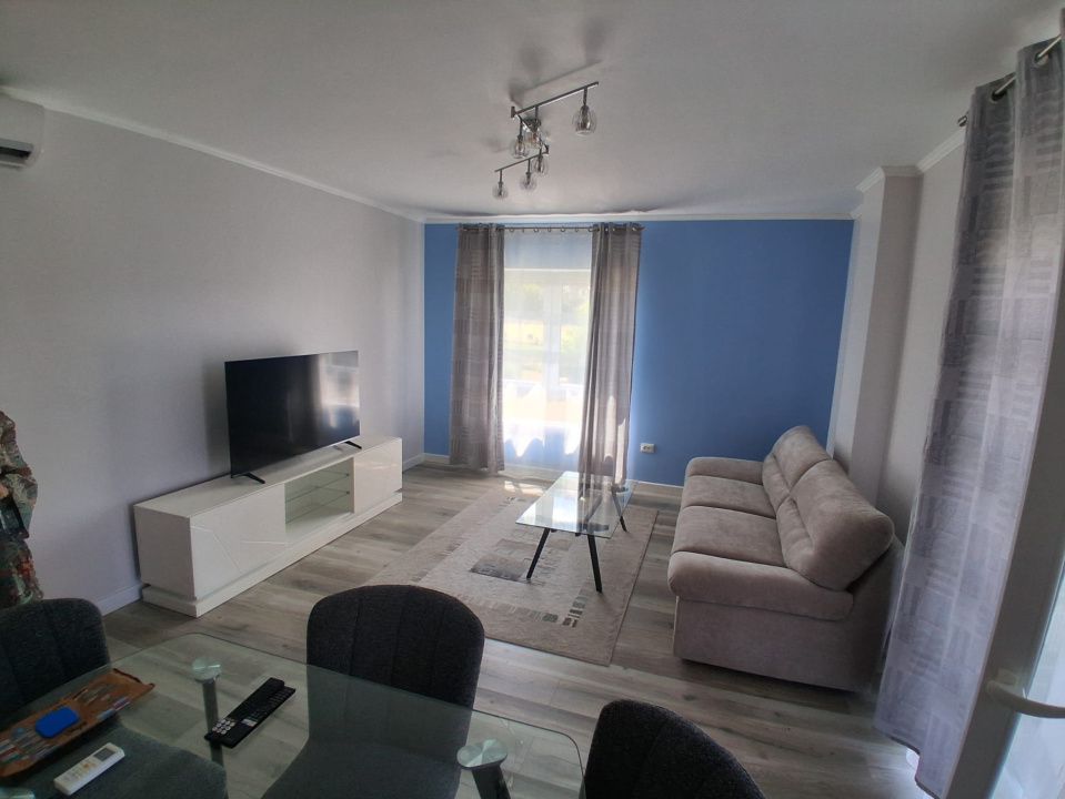 Închiriere apartament cu 2 camere, 60 mp.+garaj, Bună-Ziua – fotografia 2 din 8