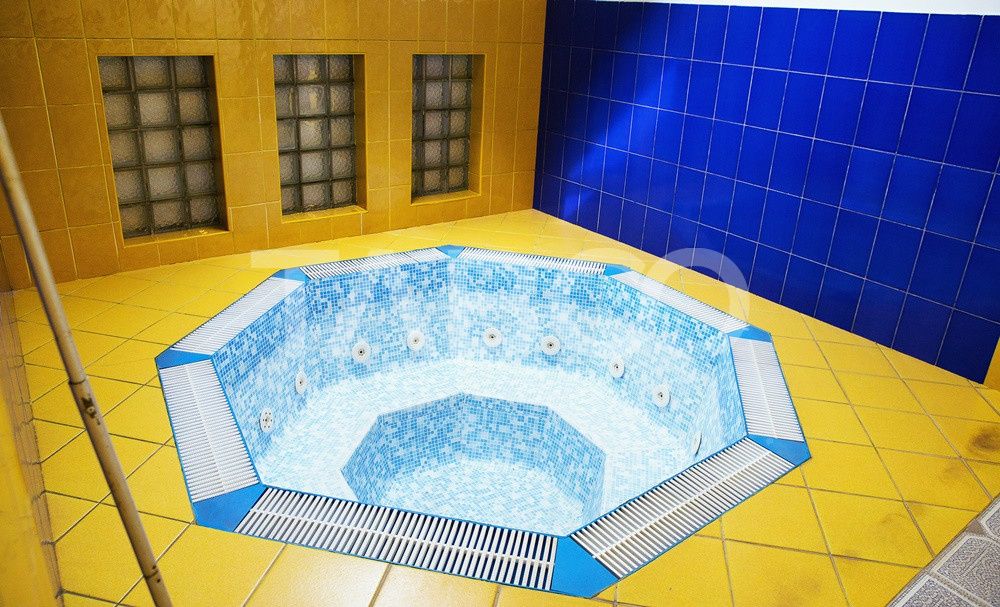 Hotel de 3* si 4* cu 64 de camere in Alba Iulia ultracentral – fotografia 26 din 37