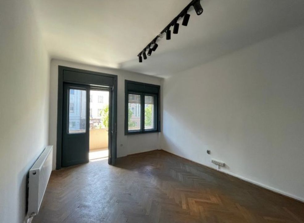 Apartament cu 4 camere, 125 Mp, ultracentral – Eroilor – fotografia 2 din 10