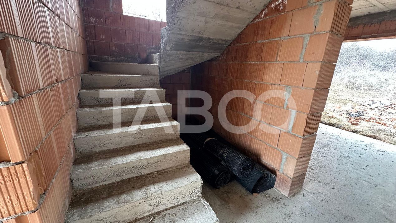 Casa  de vanzare  individuala 5 camere curte 500 mpu 127 mpu Selimbar – fotografia 12 din 18