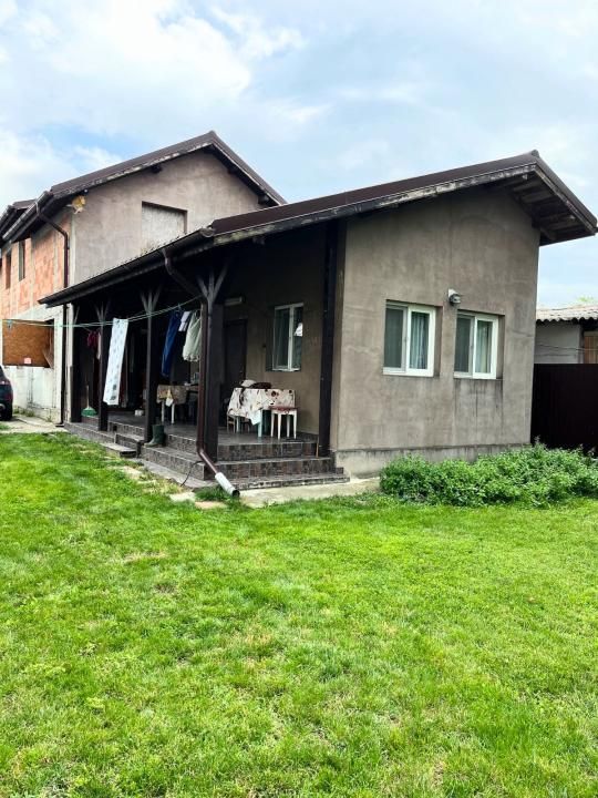 Casa la rosu - 25 km pana in Bucuresti - living 36mp – fotografia 10 din 12