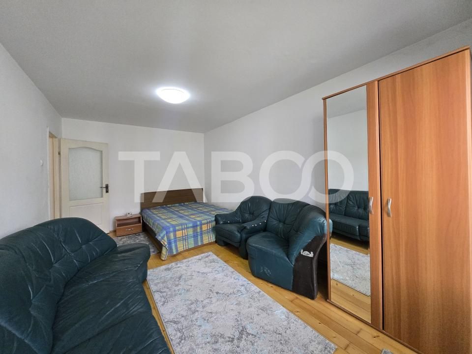 Apartament de inchiriat 2 dormitoare decomandat Vasile Aaron Sibiu – fotografia 2 din 17