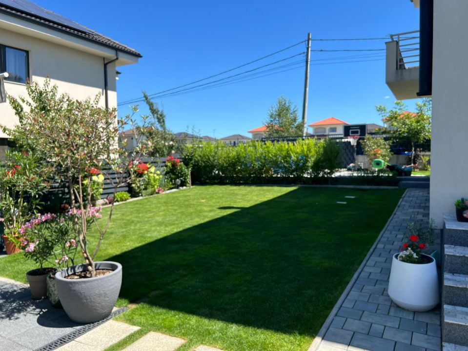 Casă individuală, 130 mp utili, teren 483 mp, fotovoltaice și șemineu | Dezmir – fotografia 10 din 11