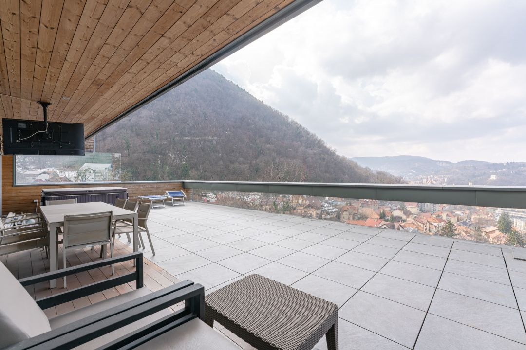 Penthouse Spectaculos | Jacuzzi | Vedere Panoramică | 4 Camere – fotografia 1 din 27