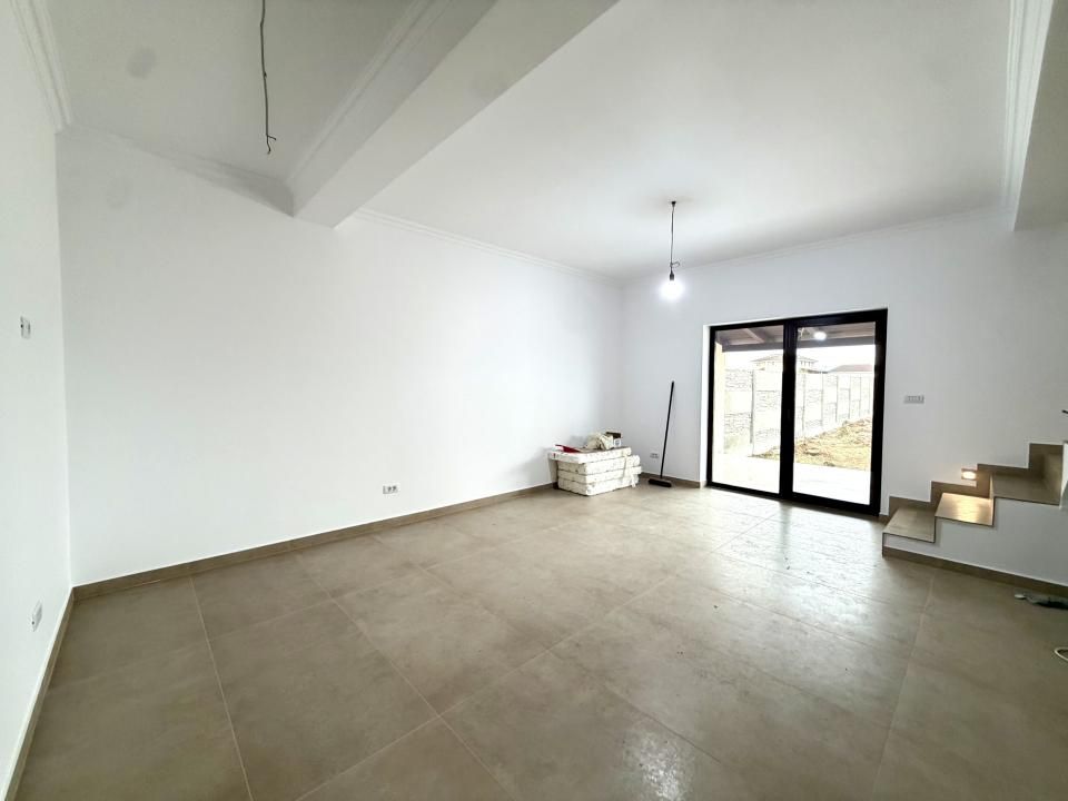 Duplex modern, 3 camere, 88 mp utili, 330 mp teren - Sanandrei – fotografia 2 din 11