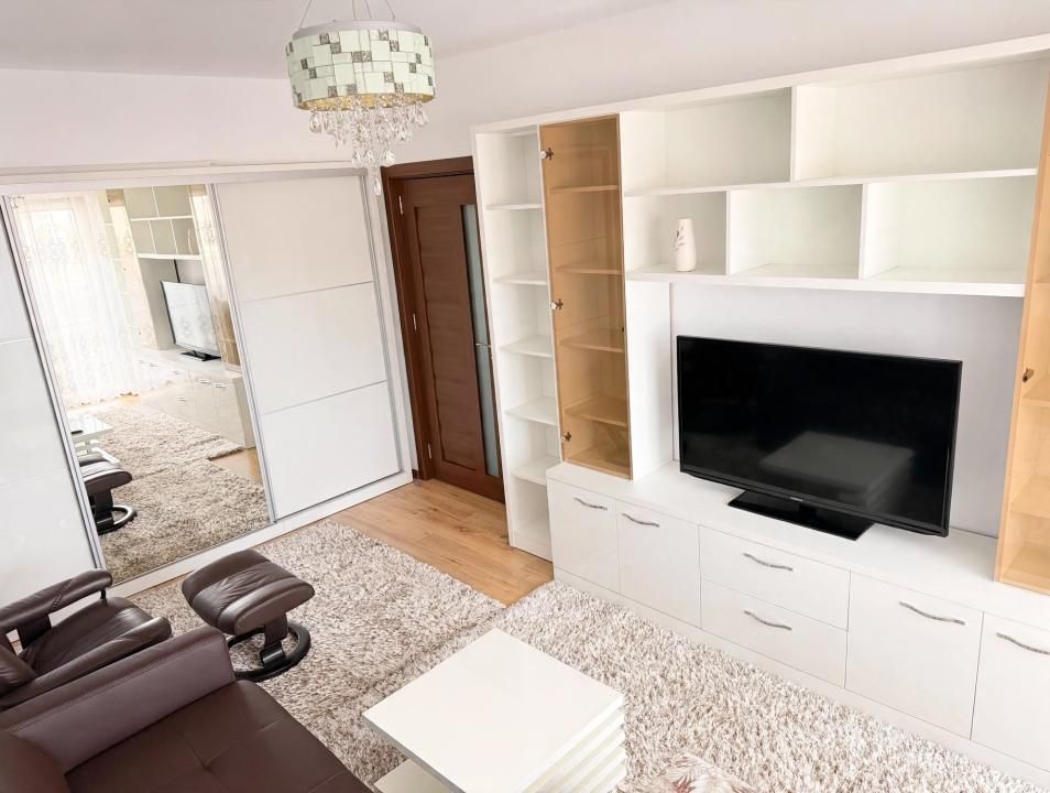 Apartament de inchiriat 2 camere Central Lift Piața Simian – fotografia 4 din 10