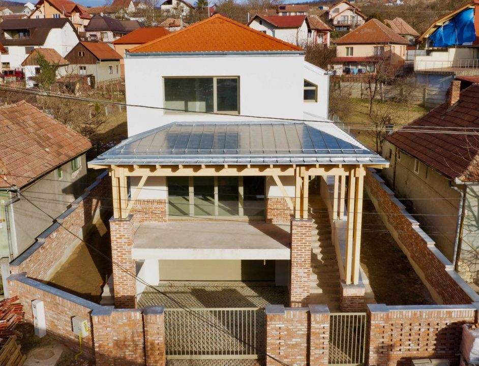 Vilă premium, 238 mp utili, teren 596 mp și garaj | Dâmbul Rotund – fotografia 2 din 8