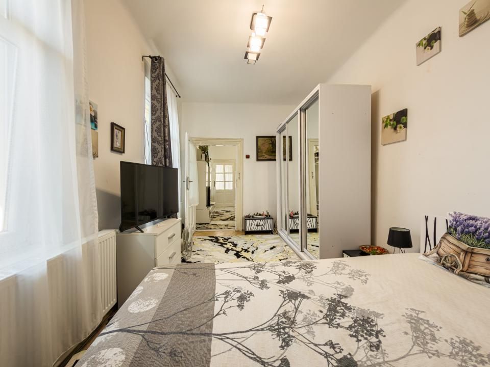 Apartament ultracentral | 2 camere | balcon 20 Mp | Pod pe toată suprafața – fotografia 11 din 17