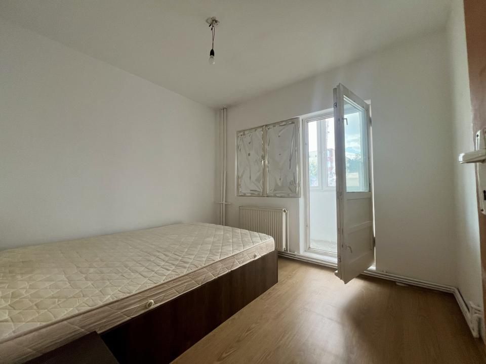 Apartament 4 camere, 77 mp utili, etaj 1, decomandat - zona Liceul Auto – fotografia 9 din 9