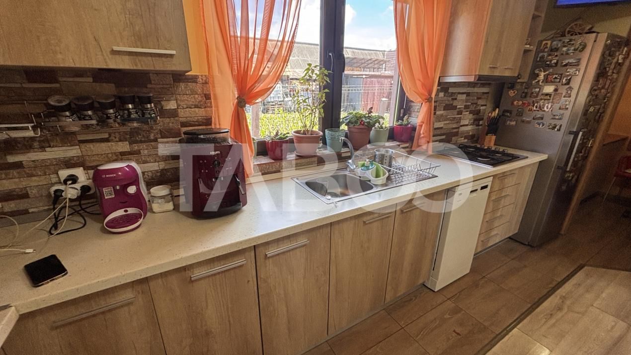 Casa 3 camere decomandate 90mp utili +teren 151 mp in Sura Mare – fotografia 17 din 24