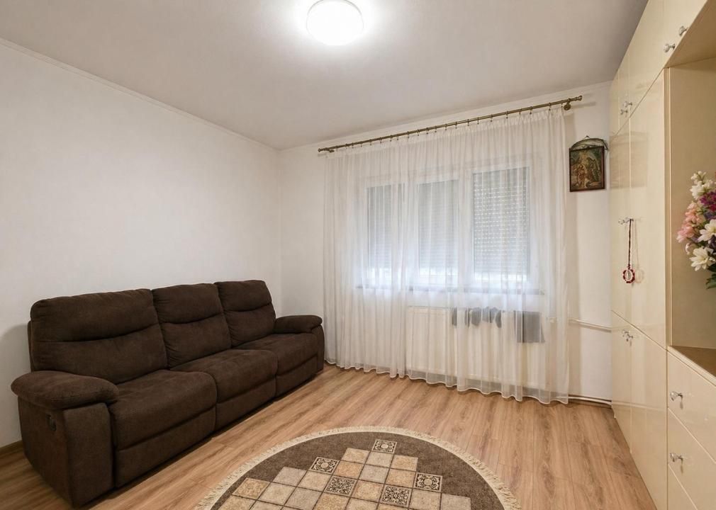 2 Camere de vanzare | Decebal | Renovat | Reabilitat | – fotografia 3 din 9