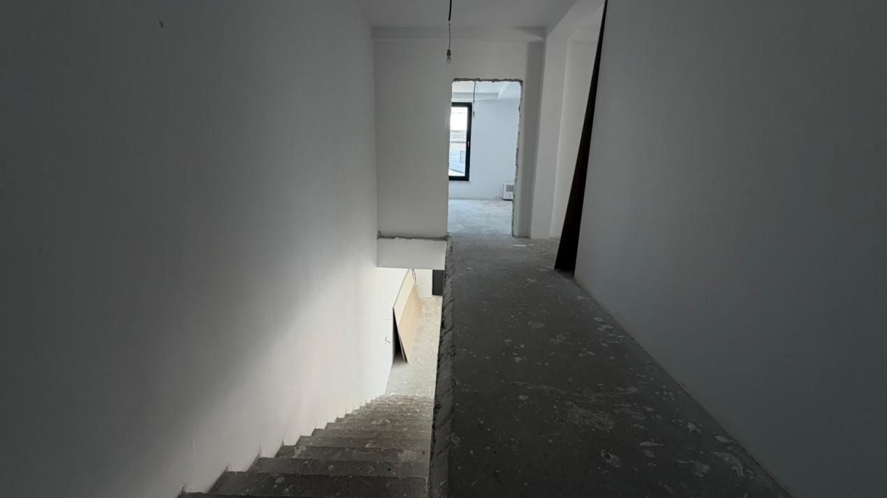 Casa 5 camere | Bucureștii Noi | Metrou | 2 locuri de parcare | Curte | – fotografia 9 din 10