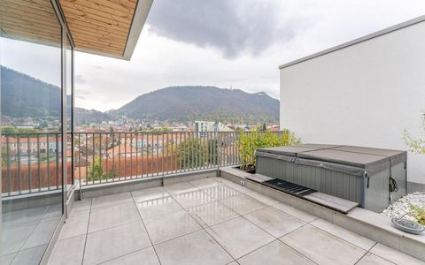 Penthouse Exclusivist cu Jacuzzi și Panoramă Superbă spre Tâmpa