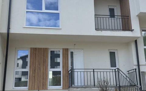 Casă înșiruită nouă, garaj, terasă circulabilă – zona Teilor, Florești