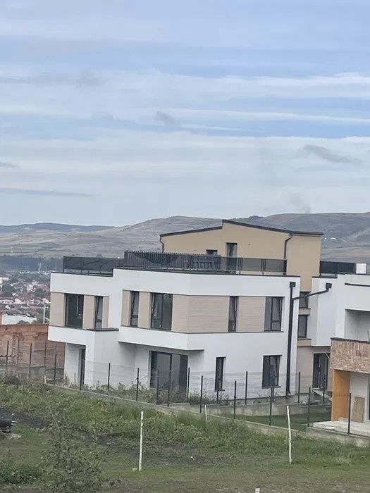Casă cuplată, 119 mp utili, 3 niveluri și terase panoramice | VIVO – fotografia 2 din 6