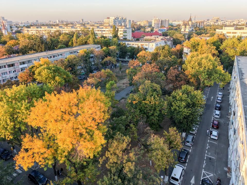 Eroii Revolutiei metrou, parc, gata de mutat, centrală proprie – fotografia 18 din 36