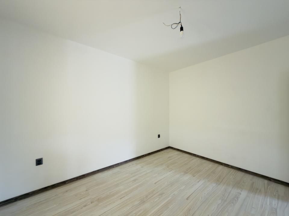 Duplex despartit prin camera tehnica, 3 camere - Beregsau Mare – fotografia 7 din 21