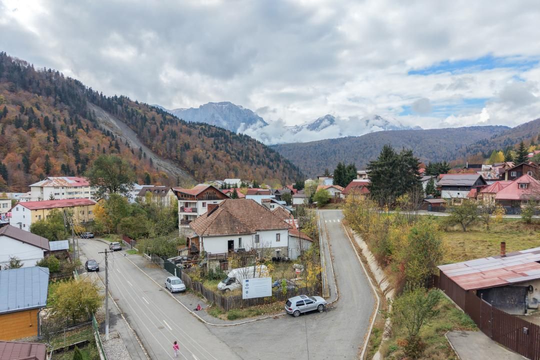 Vilă D+P+1+Pod în Azuga – Vedere Spectaculoasă spre Varful Cazacu – fotografia 37 din 61