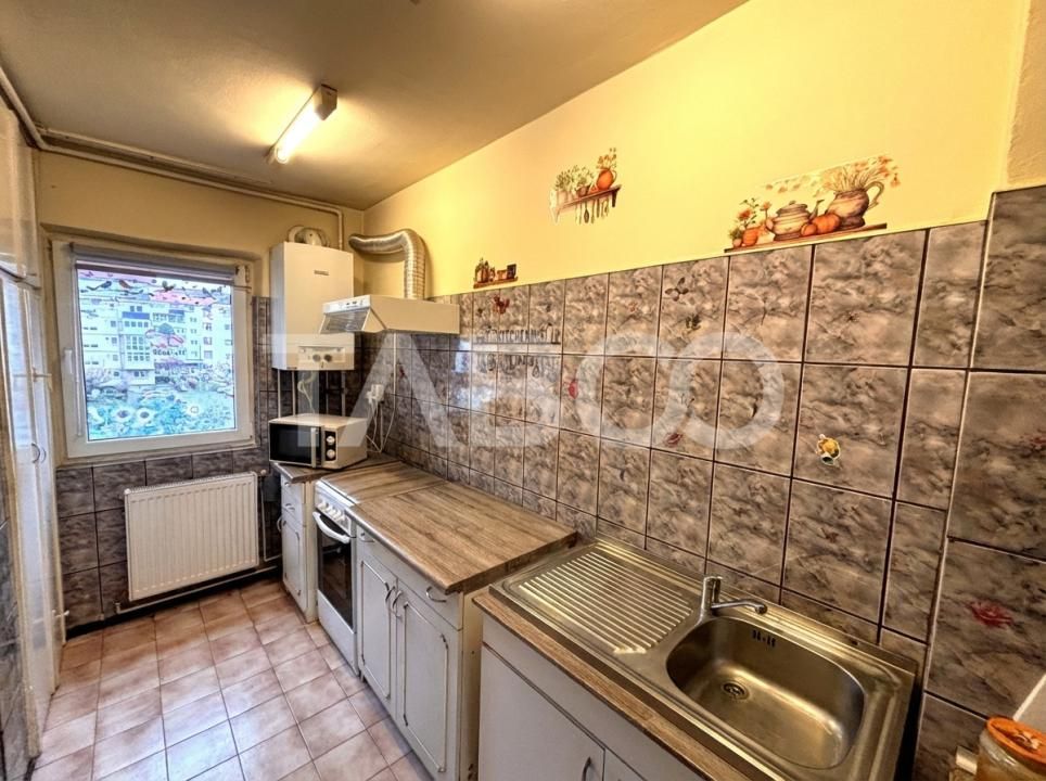Apartament decomandat 3 camere de vanzare etaj 2   Valea Aurie – fotografia 6 din 14