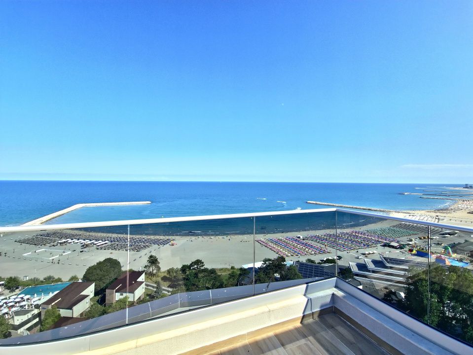 Penthouse Olimp 3 camere -etaj 15 | vedere panoramică la mare | finisaje Tempini – fotografia 2 din 5