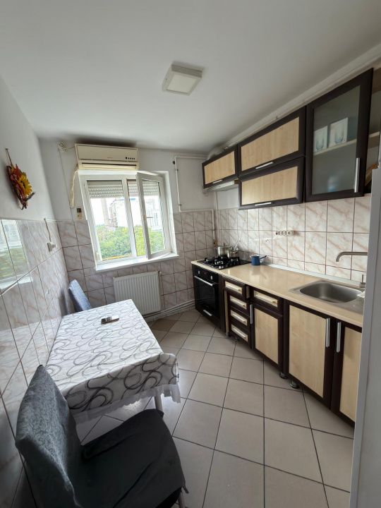 Apartament 2 camere de vânzare în zona CET – etaj intermediar – fotografia 2 din 9