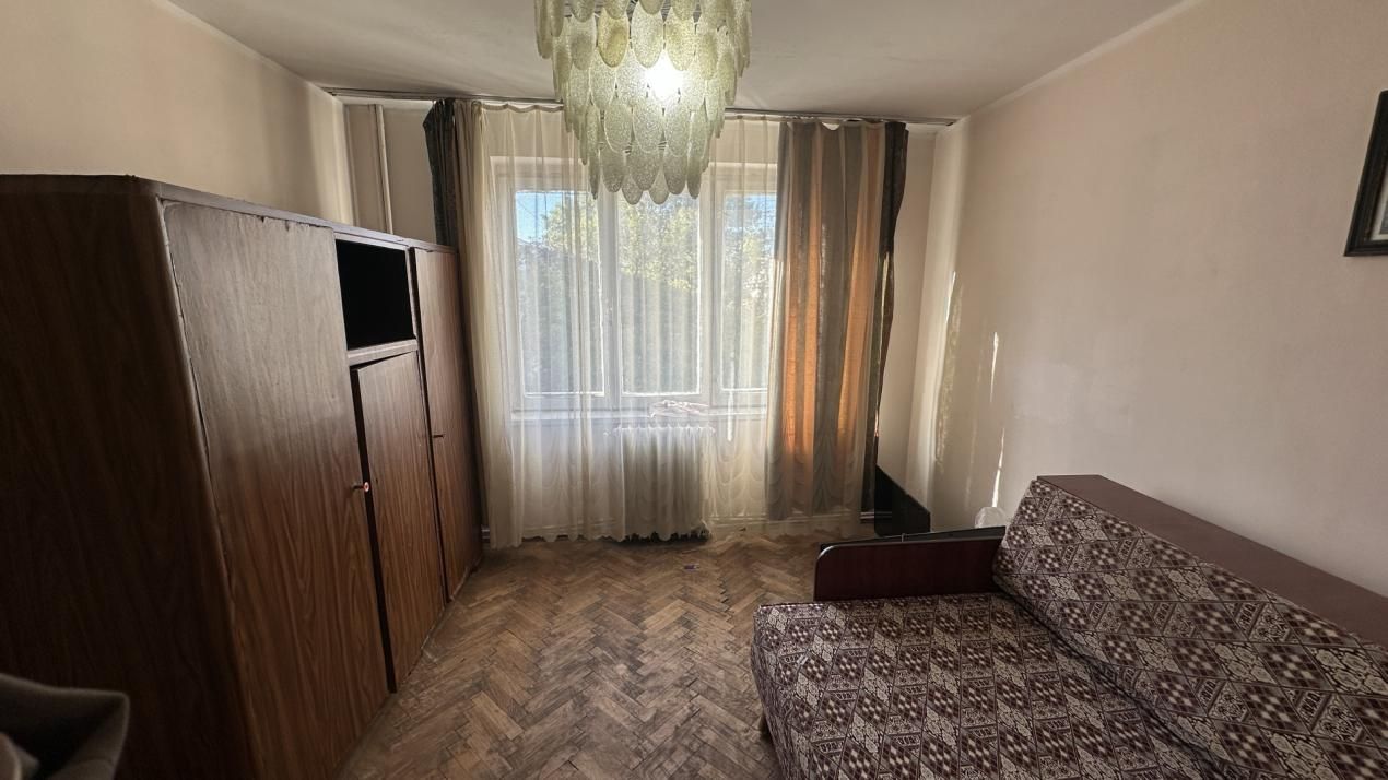 Apartament 3 camere, etaj intermediar. Craiovei, Pitești – fotografia 2 din 7