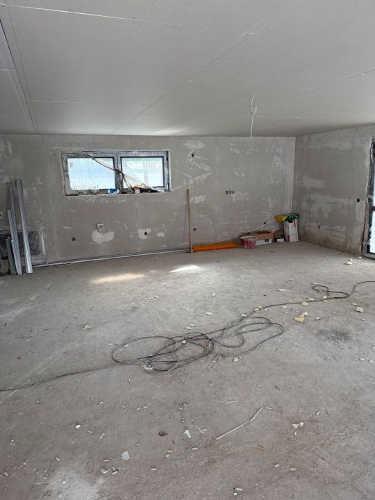 Casa individuala cu 4 camere 2 bai si terasa in Sura Mica – fotografia 4 din 15
