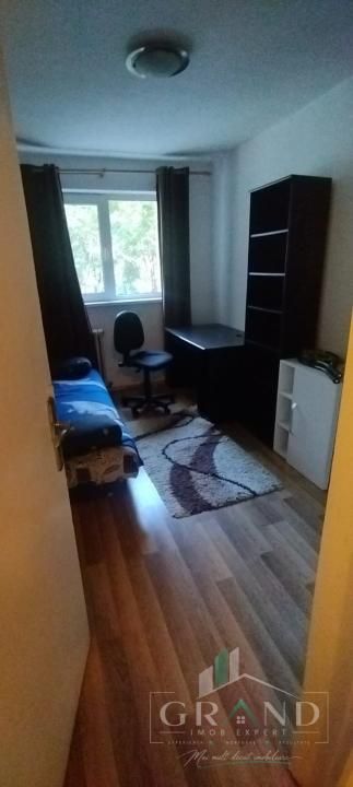 AP 4 CAMERE | 68 MP+BALCON | 2 BĂI | ETAJ 1/10 | MĂNĂȘTUR–MEHEDINȚI – fotografia 2 din 9