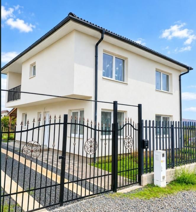 Casa individuala cu 4 camere,133 mp utili,320 mp teren,Micesti – fotografia 1 din 8