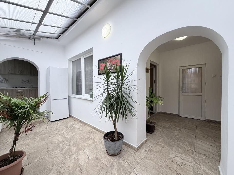 Garsoniera la casa - parter - 40 mp - Zona Stefan Cel Mare-Vasile Aron – fotografia 6 din 16
