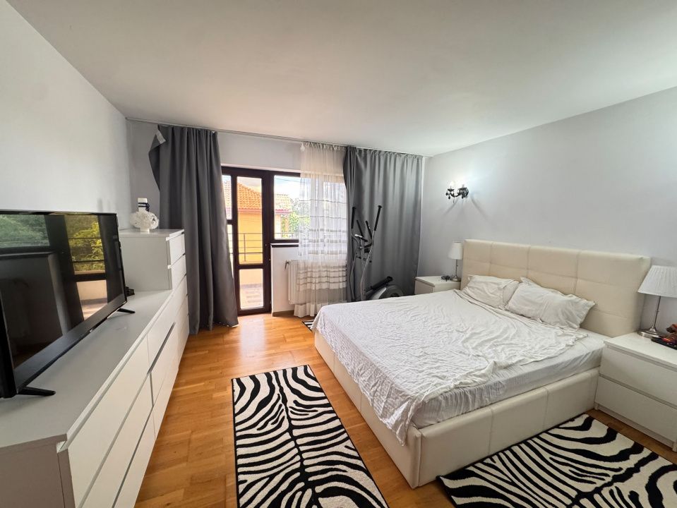 Vila premium de vanzare in Palas | Curte si parcare – fotografia 6 din 12